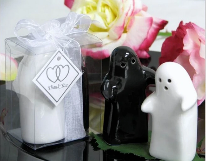 Black And White Hug Salt Pepper Shakers 100set Lot Wedding Favor Black And White Hug Salt Pepper Shakers 100set Lot Wedding Favor Party Birthday Gift Children Guest Present In Favors From Home Garden On