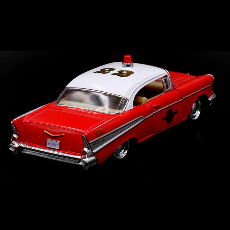 Kinsmart 1:40 1957 Chevrolet Bel Air Fire Chief Classic Car Alloy Diecast Car Model Toy  Pull Back For Kids Gifts Toy Collection