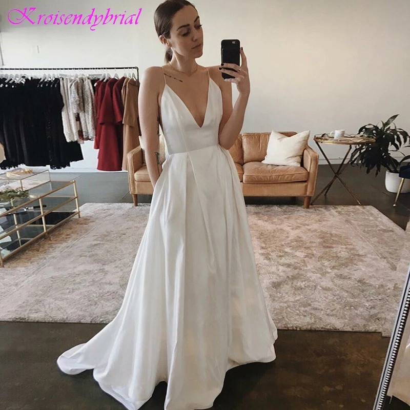 

DZW567 Sexy Deep V neck Spaghetti Straps Wedding Dress Backless Wedding Gown Satin Bridal Dress 2019 vestido de noivas