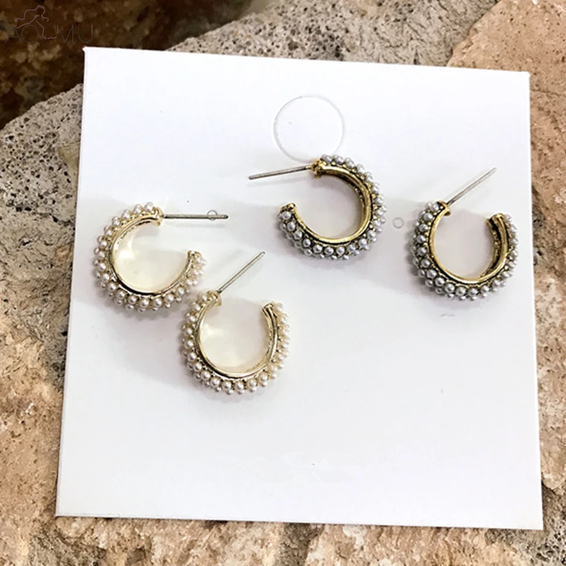

AOMU Vintage Design Gold Metal Geometric Round Circle Three Layer Pearl Small Hoop Earrings for Women Girl Wedding Party