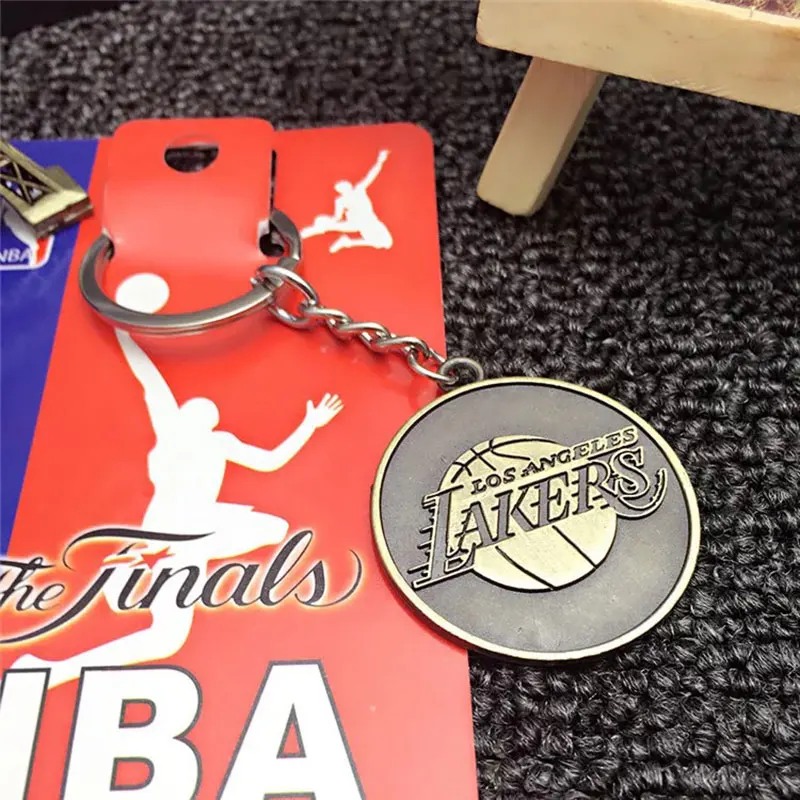 

Teams Logo Metal Keychains Basketball Association Keychain Rocket Kobe James Curry Irving Durant Key Chain Souvenirs Car Keyring