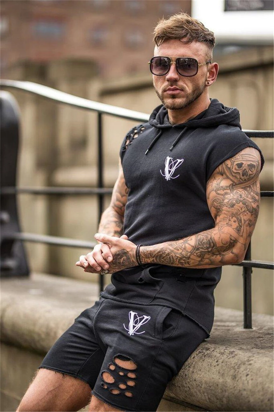 sporting slim fit sets mens Jogger Fashion broken design tracksuit Men's Sportwear Suit Hoodies+shorts Tracksuit Set Male