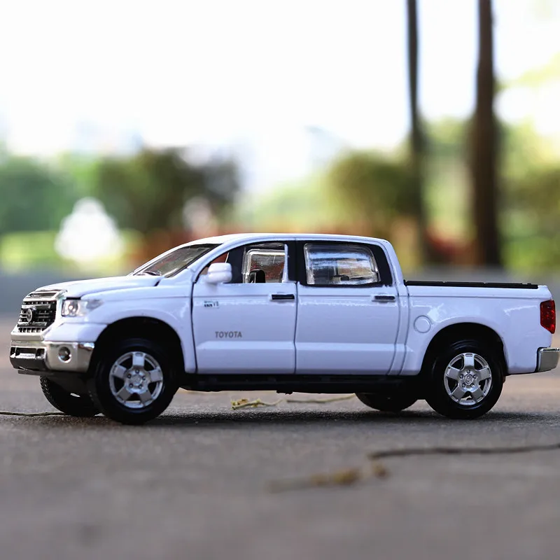 Revell пикап ford f-150. пикап игрушка большая. машинки форд раптор кинсмарт. модель тойота тундра 1 43. моделька пикапа.