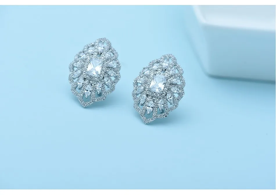 LUOTEEMI Brand New Arrival Austrian Crystal Statement Geometry Flower Ear Clips Women Trendy Earrings Chrisma Birthday Love Gift