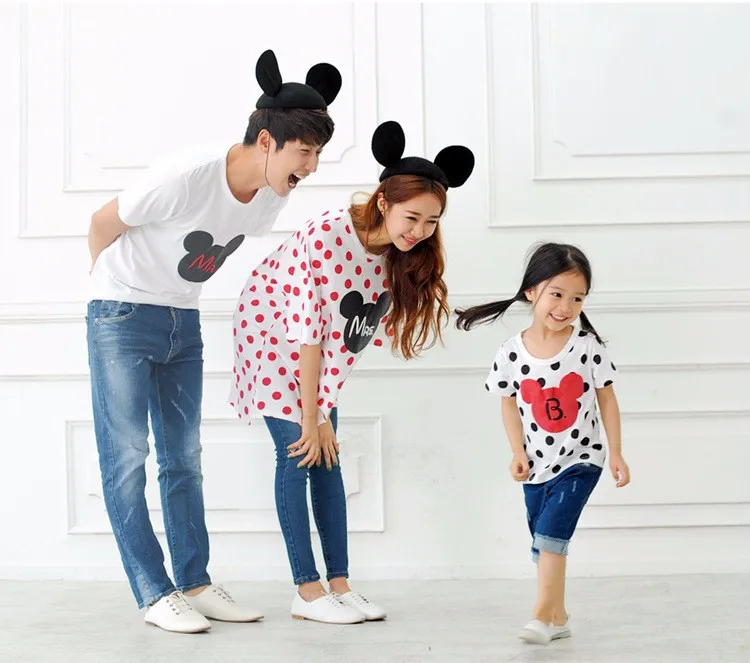 Комплект одежды для семьи, стильные хлопковые футболки Одежда для мамы, дочки, папы и сына Семейный комплект HP09