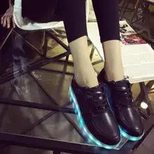 8 couleurs Enfants LED Lumineux shoes Garçons filles USB de charge shoes 7 couleurs rougeoyantes mode enfants sport shoes Marque Enfant sneaker