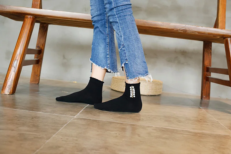 Black/White Korean Reto Pearl Socks Women Elastic Cotton Handmade Meias Creative Socks Harajuku Calcetines Mujer knee socks