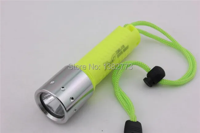 cree t6 diving flashlight  (7).jpg