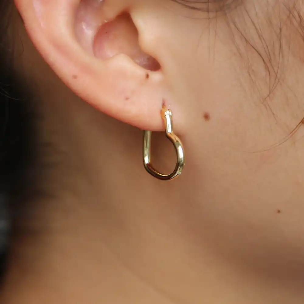 Преувеличены Геометрическая гладкой большой круг обруч серьги Бесплатная доставка Элегантный цвет золотистый «любящее сердце» серьги-кольца для молодой девушки