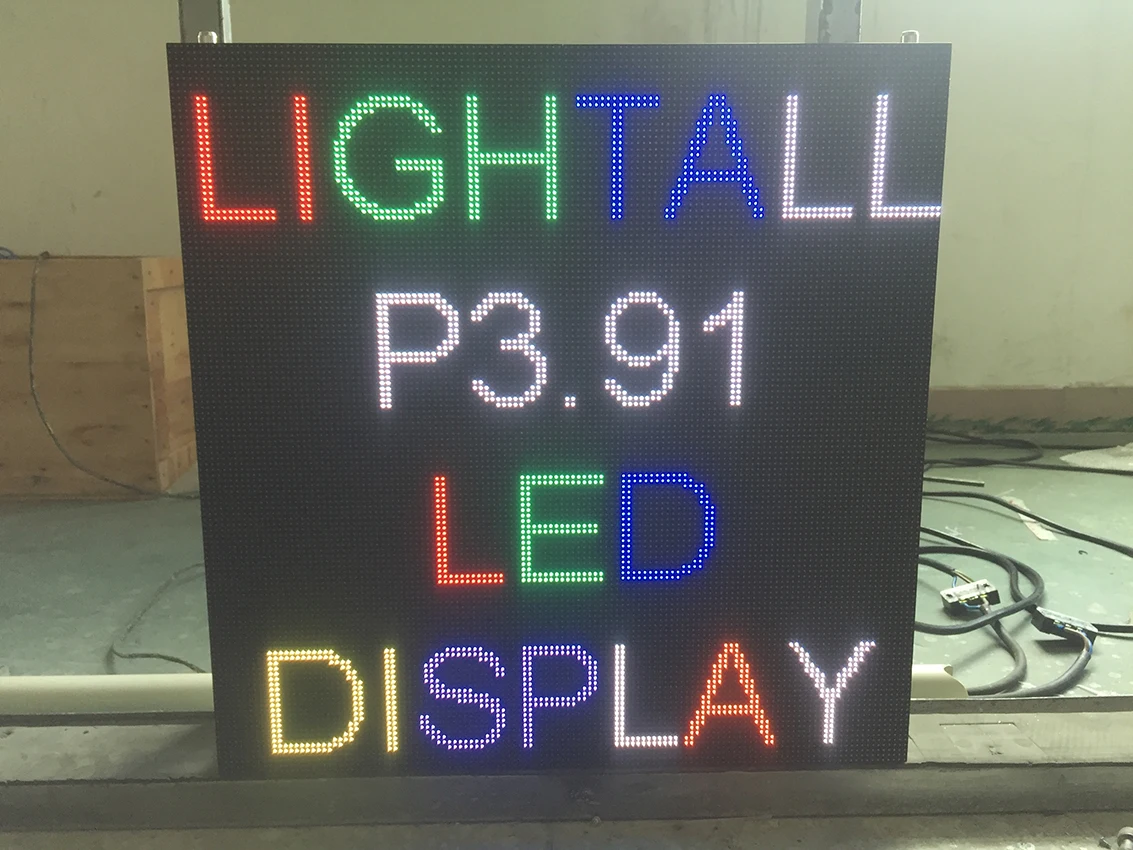 SMD Крытый 500 × 500 мм литой алюминиевый шкаф RGB P3.91 полноцветный светодиодный дисплей для рекламной панели