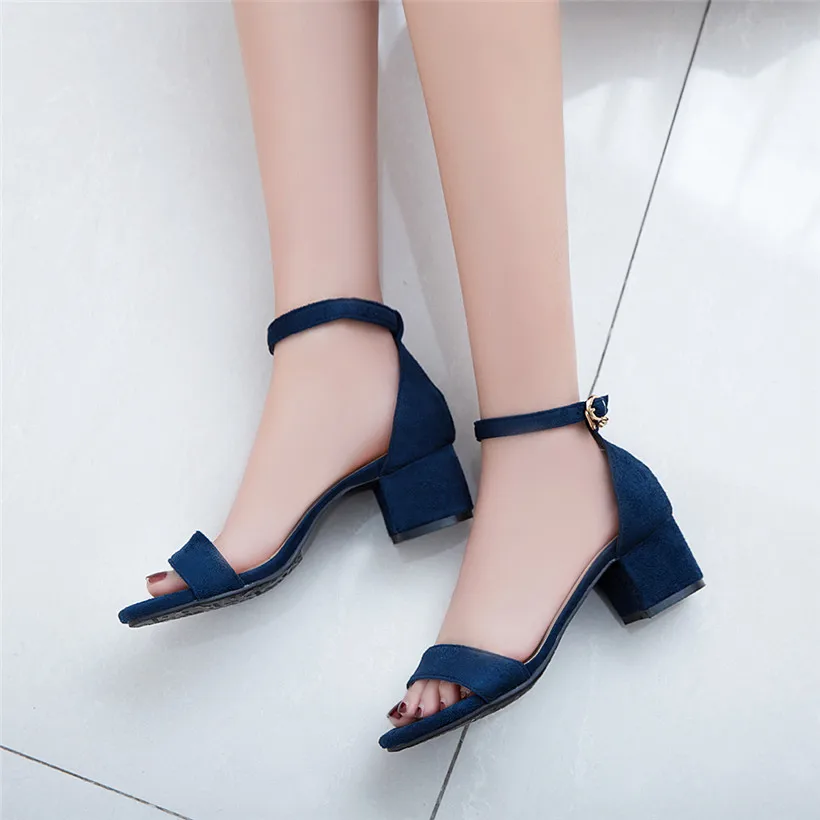 Большой размер 47, повседневные женские сандалии из флока 5 см, средний квадратный каблук, открытый носок, ремешок на щиколотке, красные, синие вечерние женские сандалии для офиса - Цвет: Blue
