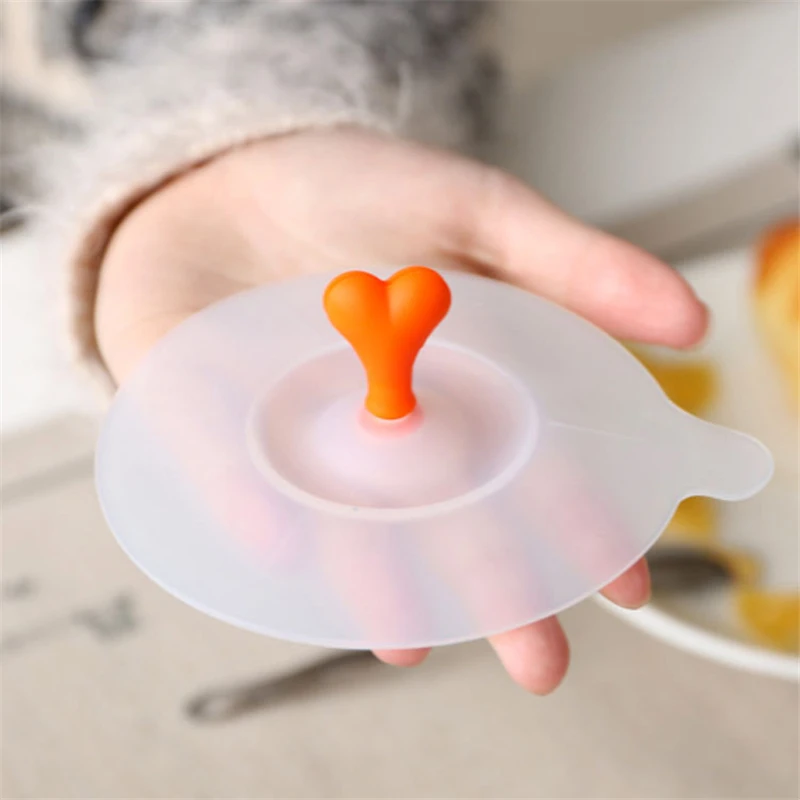 1pcs LINSBAYWU Creative Heart Non-toxic Silicone Cup Cover Leak-proof Coffee Mug Suction Lid Airtight Seal Cup Cover 1pcs LINSBAYWU Creative Heart Non-toxic Silicone Cup Cover Leak-proof Coffee Mug Suction Lid Airtight Seal Cup Cover