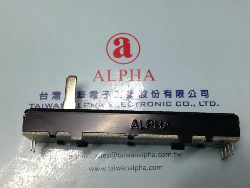 

1pcs for ALPHA 73MM straight slide belt, straight rod potentiometer, B10KX2, 15MM axis, inner foot, dustproof flannelette