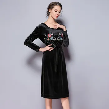 

New 2018 Autumn Winter Women Black O-Neck Velvet Dress Sashes Flower Embroidery Plus Size Night Party Dresses Robe Femme