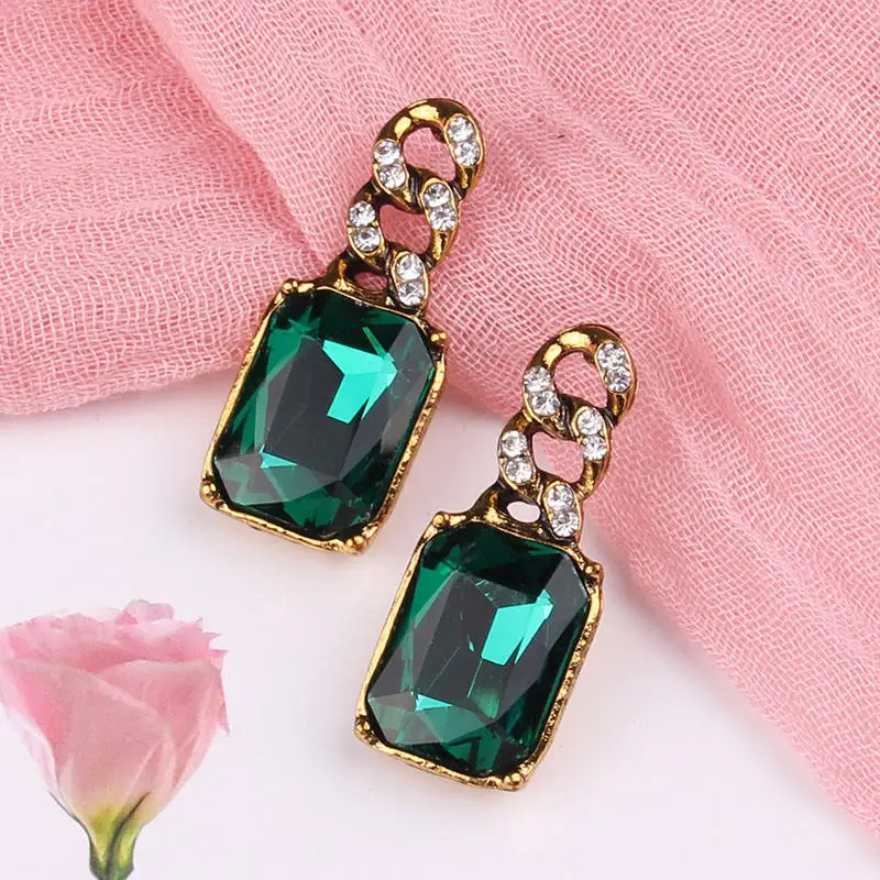 

New Fashion 2019 Simple Design Square Crystal Stud Earrings Rhinestone Decoration Piercing Earrings Factory Price Fast Shipping
