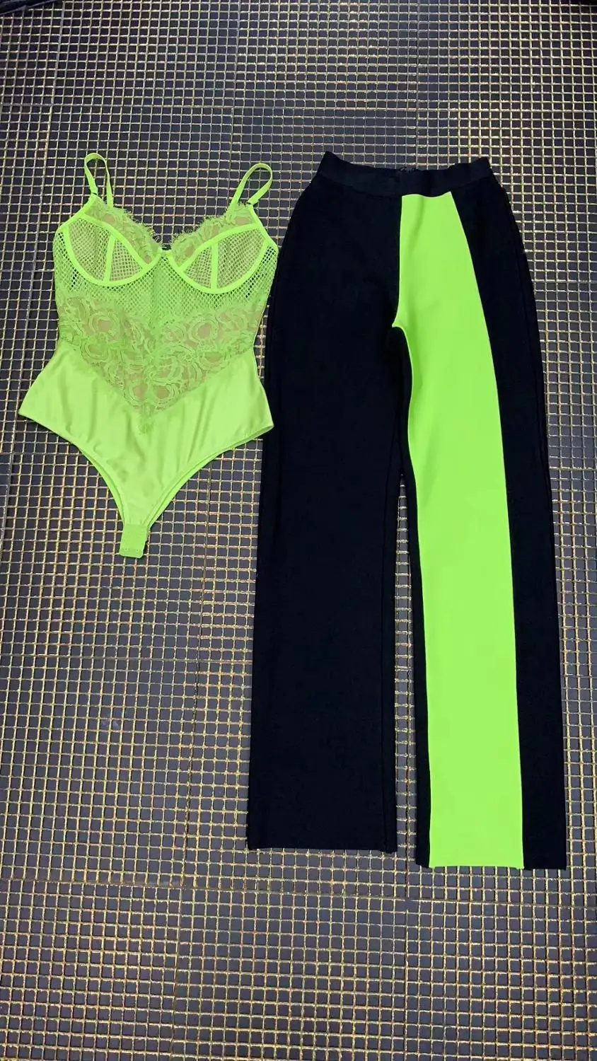 Знаменитостей Высокое качество Зеленый кружево черный комплект из 2 предметов сексуальный район комплект с ремешками ночной клуб партия набор