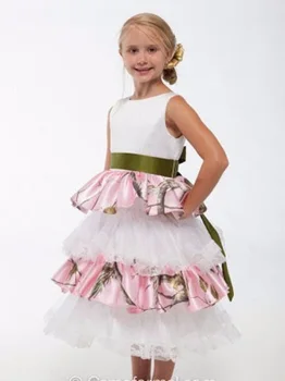 

O-Neck Formal Pink Camo Flower Girls Dresses Short Tiered Lace Tiered Kids Formal Wedding Party Gowns Sleeveless 2019 Camouflage