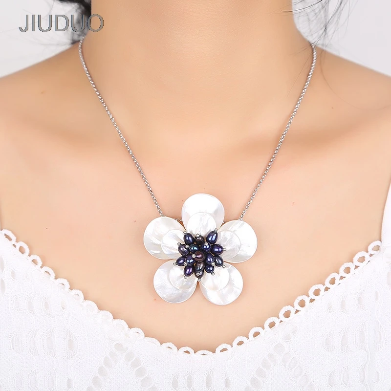 

Double layer Shell Flower pendant necklace forwomen Natural pearl necklace Dazzling jewelry