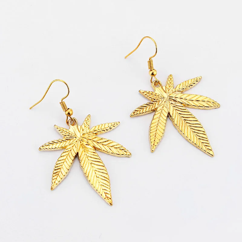 1 Pair Maple Leaf/Pot Weed Leaf Charms Pendants Earring Antique Silver/Gold Color Tone Jewellery For Women - Окраска металла: Gold Tone