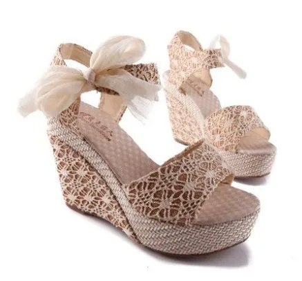 Горячие новые ботинки Для женщин новые летние милые цветы с открытым носком и пряжкой Босоножки на танкетке Цветочные туфли на высоком каблуке Босоножки на платформе