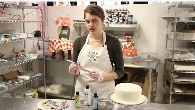 Step 2 use airbrush make a cake