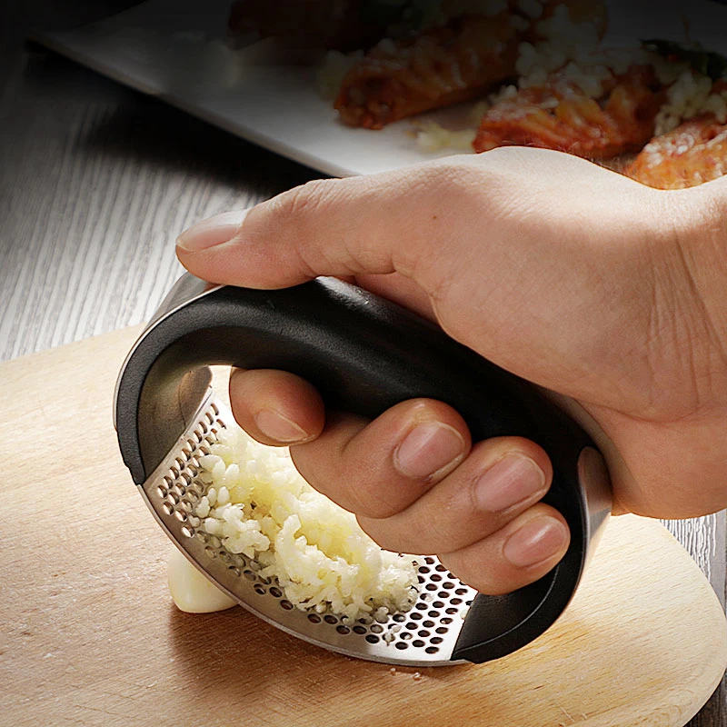 

Annular Garlic Press Masher Household Garlic Crushed Garlic Squeeze Manual Garlic Artifact Kitchen Accessories