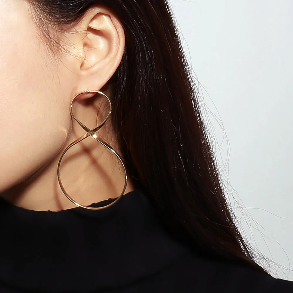 

street shoot personality fashion Number 8 shape metal texture sexy hyperbole big Stud Earring Women jewelry