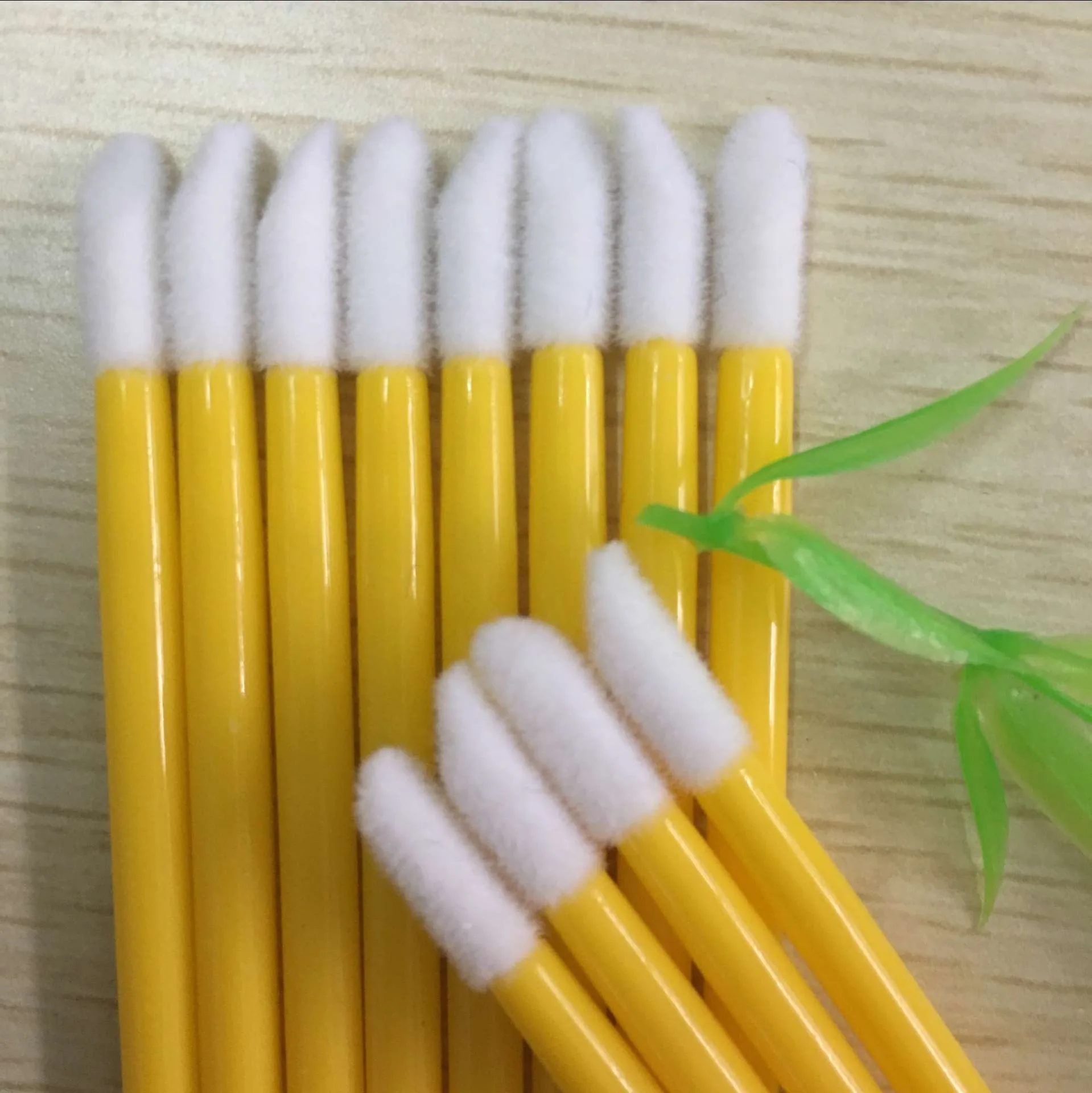 

50pcs Disposable Lip Brush Make Up Brushes Set Tool For Makeup Mascara Wands Brush Cleaner Cleaning Eyelash Makeup Brush