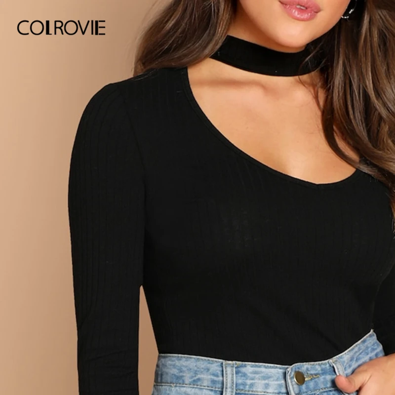 Женская трикотажная футболка COLROVIE черная Однотонная с вырезом чокером и