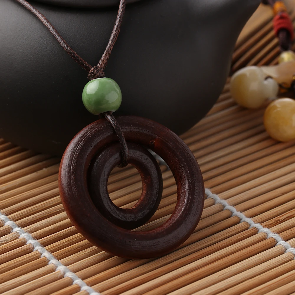 

New Arrival Fashion 1Pc Creative Dreams Simple Fashionable Double-Circle Pendant Brown Rope Chain Handmade Resin Wood Necklace