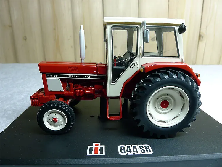 

1:32 Case 844SB (REP105 ) Tractor Models Alloy model agricultural vehicles Favorites Model