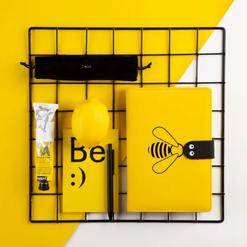 

1pcs New diary PU leather shell notebook small fresh travel diary plan notebook animal bee notebook diary A5