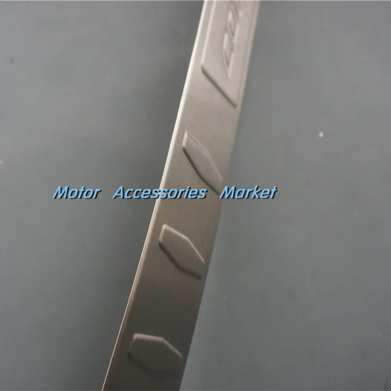 14 Corolla rear bumper sill (5)