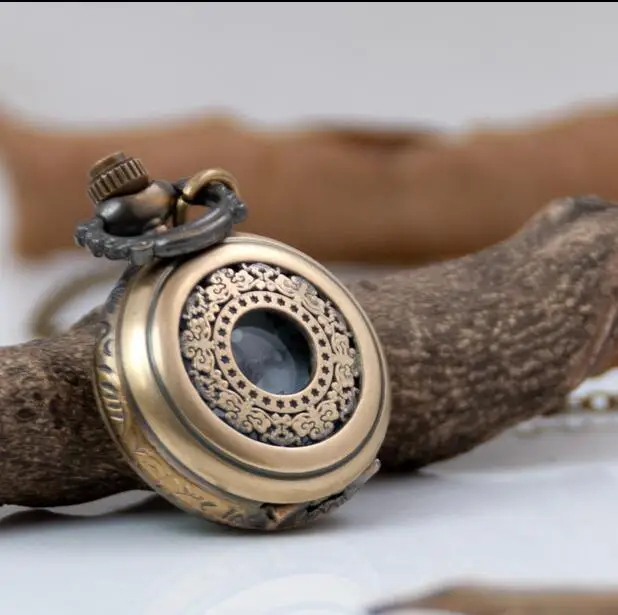 bronze-antiques-small-fashion-quartz-hollow-out-pendant-clock-good-quality-pocket-watches-chain
