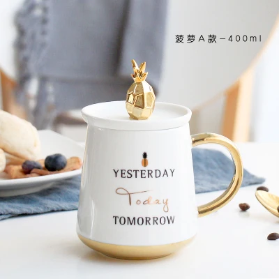 Креативные чашки с ананасом, Cofee, 400 мл, керамическая чайная чашка, Европейский золотой цвет, кружки с ручкой, с крышкой, домашняя кружка для завтрака, молока, подарки - Цвет: A