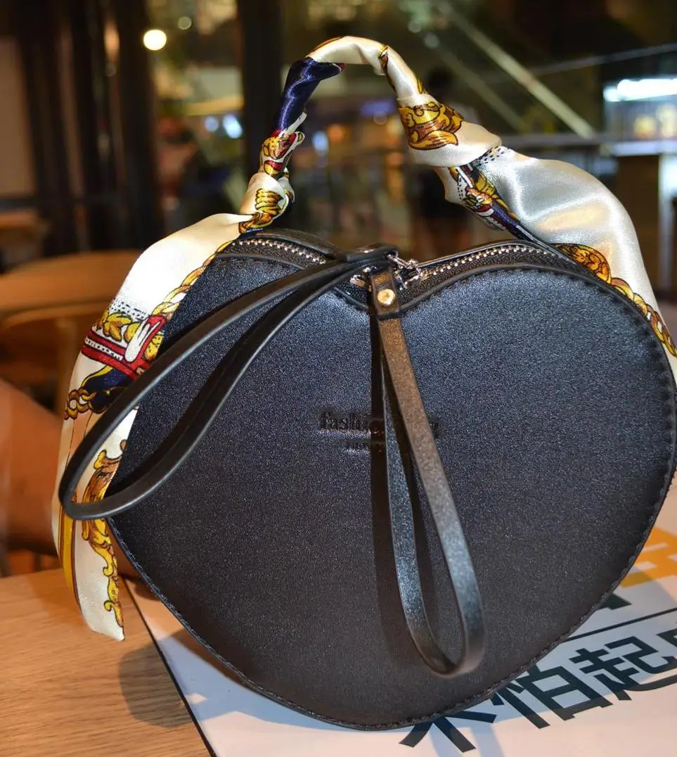 

2018 New Fashion Totes Heart Shaped Luxury Handbags Women Bags Design PU Leather Crossbody Bag Scarf Handle Shoulder Bag