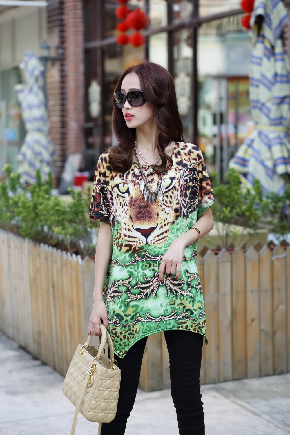 YHT023 (9)