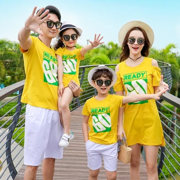

Mom Daughter Letter Print Off-shoulder Dress Dad Son Yellow Cotton T-shirt and White Shorts Set Family Beach Holiday Outfits