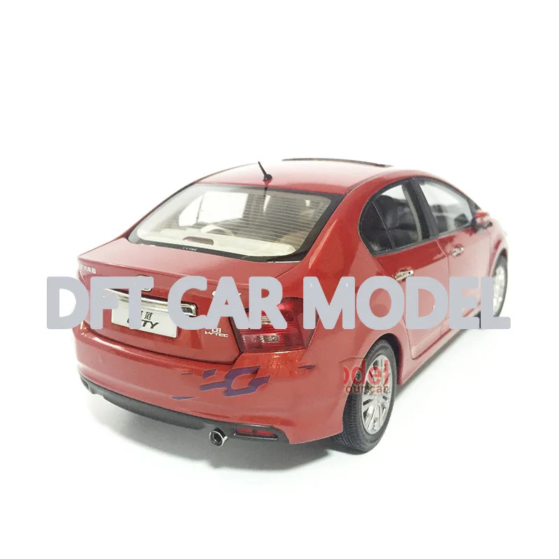 Масштаб 1:18 игрушечные автомобили из сплава модель городского автомобиля 2012