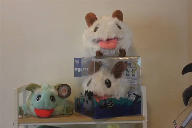 

LOL PORO dolls Blue and White Plush Stuffed toys Legal Edition High quality 25 cm 1pcs Super Cute High Quality Kids Toys Gift