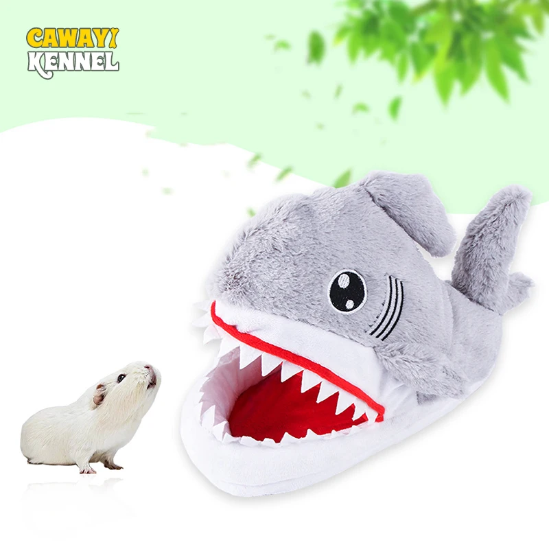 

CAWAYI KENNEL CAWAYI KENNEL Shark Shape Pet Mouse House Guinea pig Bed For Guinea Pig Warm Plush Nest for Small Animals D1538