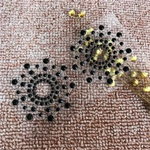 Выдалбливают наклейки на соски цветок Тип Женский ниппель крышка черные простые частицы Tapa Pezones бюстгалтеров аксессуары NCW117