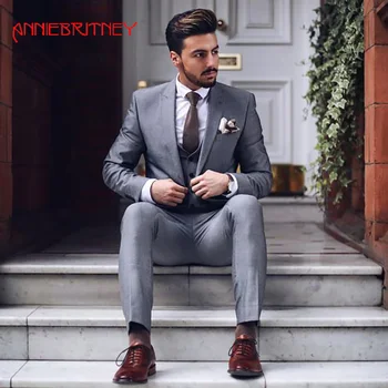 Skup Letnie Jasne Szare Tudedo Mężczyźni Garnitur 2018 3 Sztuk Oficjalne Garnitury Slim Fit Smokingi Dla Pana Młodego Przystojny Best Men Blezer, Kurtka + Spodnie + Kamizelka