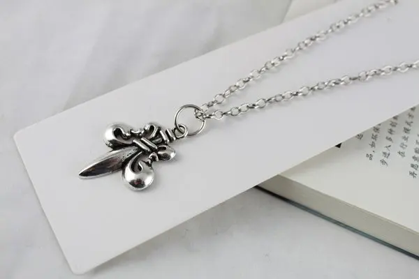 

10Pcs Tibetan Silver Color Fleur de lis Pendant Necklace #20084