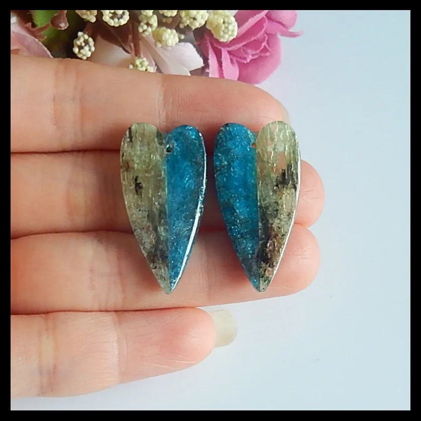 

Natural Semi-precious stones, Jewelry accessories Green Kyanite with blue apati Intarsia Heart women earrings,30x15x4mm,7.9g