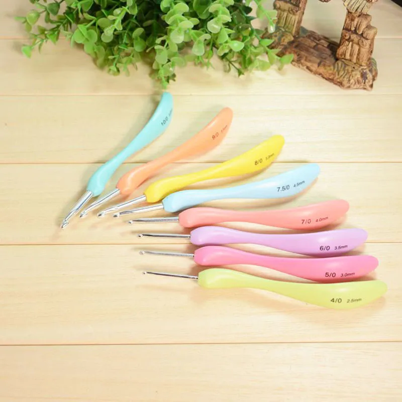 2016-New-Exclusive-Offer-8pcs-set-Colorful-Bending-Spoon-Shape-Plastic-Handle-Aluminum-Crochet-Hook-Knitting (1)