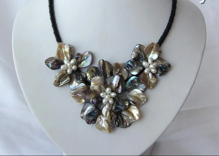 FREE shipping&gt&gt&gt&gtclassic white baroque pearl black shell flower leather necklace m582 | Украшения и аксессуары