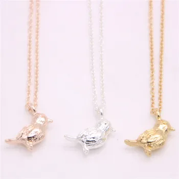 

Animal Shapes pendant necklace Three-dimensional sparrow pendant necklace designed for women and