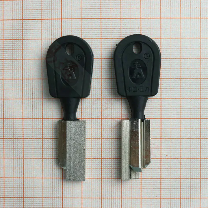 

wangli key duplicating using fixture clamp key machines chuck key cutting machines accessories for wangli blank key cutting