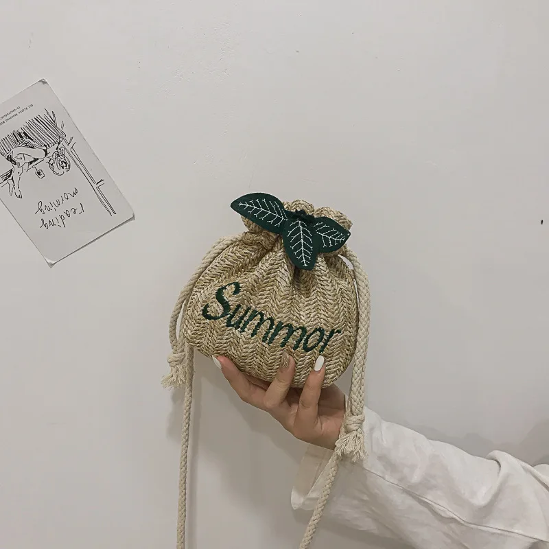 

Senior Sense Straw Bucket Handbags 2019 New Summer Small Fresh Air Woven Shoulder Messenger Bag Embroidered Polyester Bag